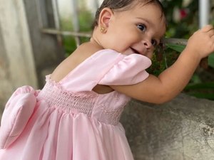 Bebê que morreu na UPA de Palmeira é enterrada na tarde desta quinta-feira (1)