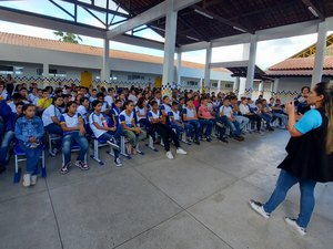 Alimentação saudável e cuidados com o meio ambiente são temas de palestras para estudantes da Rede Municipal de Ensino