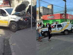 Viatura da PM colide com outro veículo no Centro de Arapiraca; mulher é socorrida pelo Samu