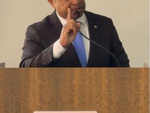 Vereador César Felizardo cobra Equatorial por manutenção dos postes em Jequiá da Praia