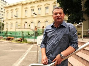 Após demissão de Falcão, Celso Roth é novo técnico do Internacional