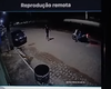 [Vídeo] Câmeras registram protetora de animais derrubando e ameaçando motociclista em Arapiraca
