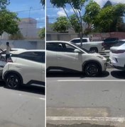 [Vídeo] Acidente provoca engavetamento com quatro carros na Av. Ceci Cunha, em Arapiraca