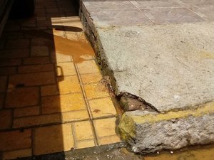 'BRK, apareça para consertar isso', diz moradora sobre vazamento de água