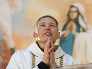 “Eu estava hiperestressado e debilitado', diz Padre Marcelo após vencer a depressão