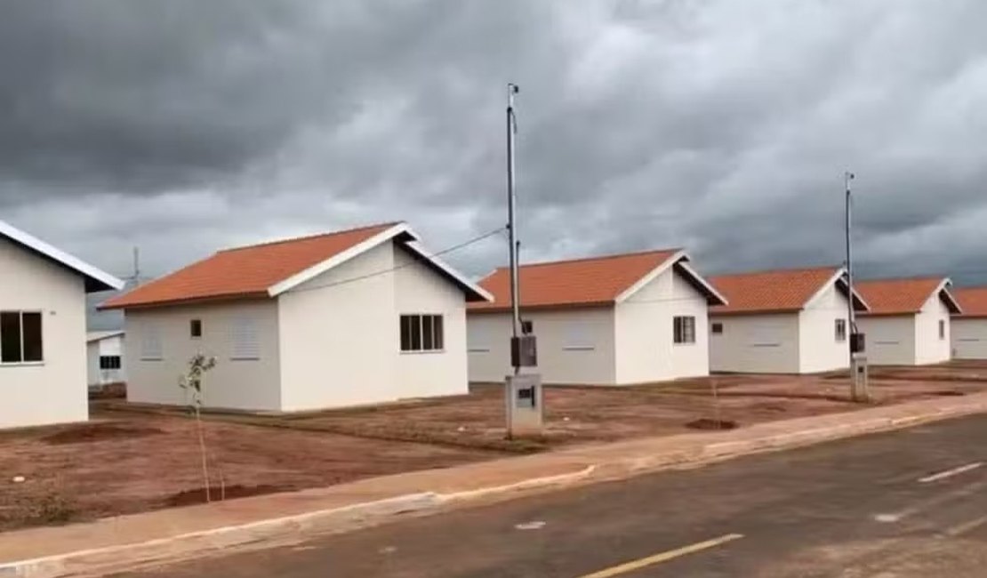 Preços caem 0,40% em agosto, puxados por habitação e transportes