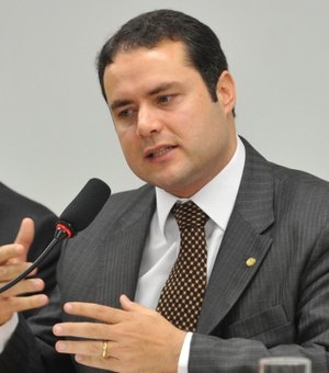 Renan Filho confirma antecipação do 13º salário aos servidores públicos estaduais