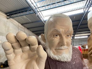 Prefeitura inicia preparativos para trazer imagem gigante de Frei Damião para o santuário em Canafistula