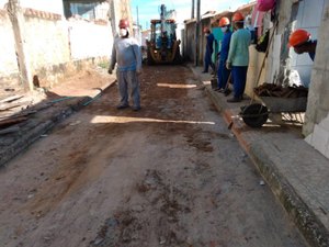 Mutirão recolhe mais de 3 mil m³ de entulho no Pinheiro e Mutange
