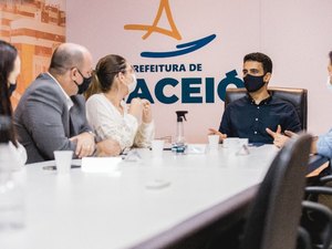 Prefeito JHC se reúne com presidente da Câmara de Negócios Internacionais