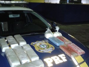 Após acidente com ônibus, PRF apreende drogas no interior do coletivo