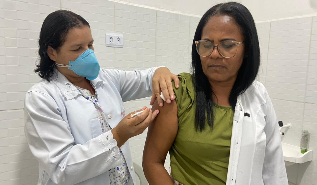 Maragogi libera vacina bivalente para todos grupos prioritários