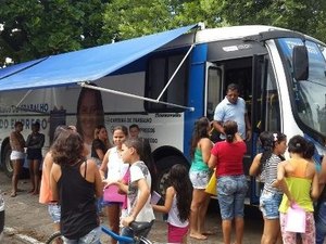 Ônibus do Trabalho e Emprego emite quase mil carteiras nos últimos dois meses