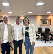 Cibele Moura se reúne com governador e prefeito para atrair mais investimentos em Chã Preta