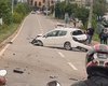 Carro roda na pista e se choca contra mureta na Avenida Josefa de Melo