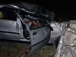 Um bebê e um homem morrem e outras onze ficam feridas em grave acidente em Alagoas