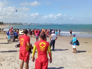 Homem morre afogado na Praia da Jatiúca