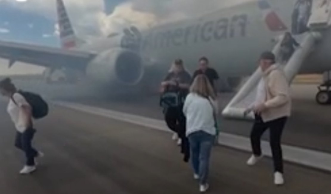 Avião é evacuado após falha no trem de pouso e princípio de incêndio nos EUA