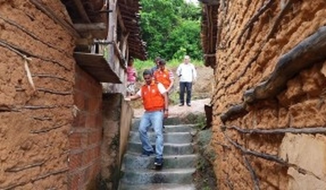 Prefeitura realiza trabalho de prevenção e retira famílias de áreas de risco