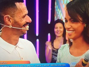 Papa-Capim se emociona ao reencontrar a filha que não via há 15 anos