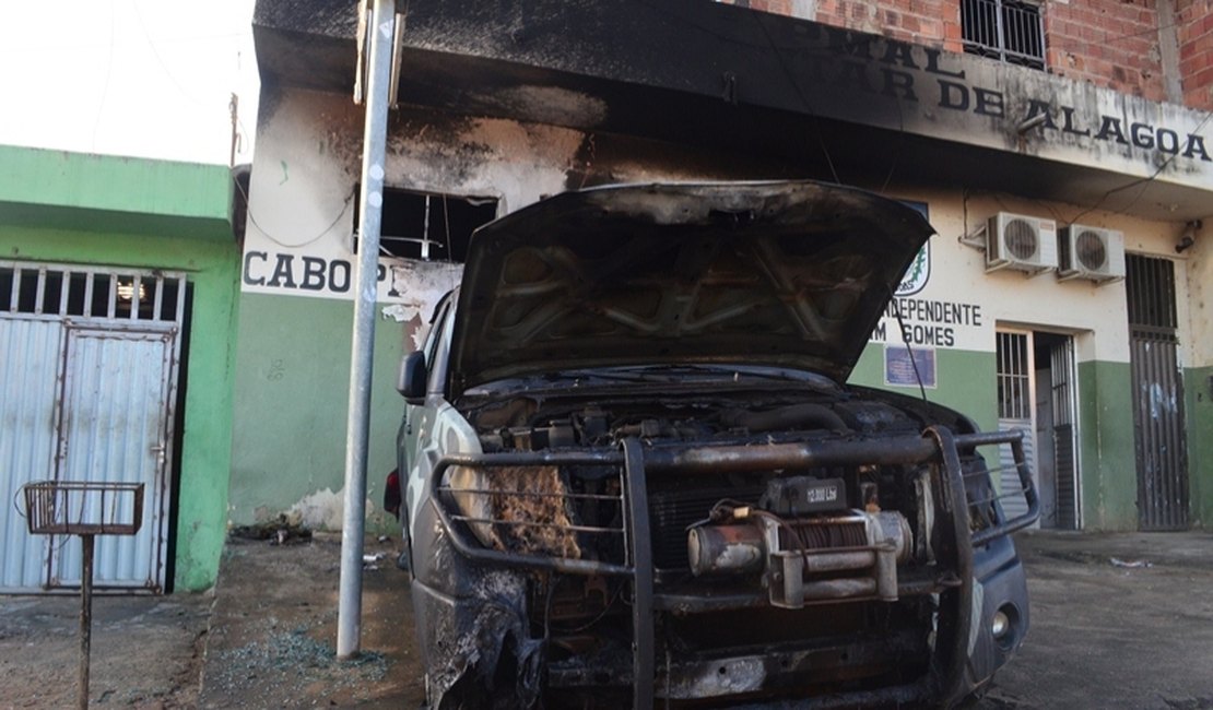 Bandidos incendeiam viatura e disparam contra 2ª Cia da Polícia em Joaquim Gomes 