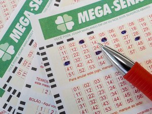 Mega-Sena acumula e deve pagar R$ 10 milhões hoje