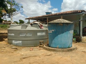 [Vídeo] Moradores do Sitio Poção sofrem com desabastecimento de água