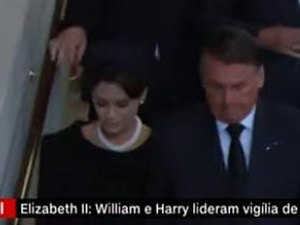 Bolsonaro visita o caixão e presta homenagem à rainha, em Londres