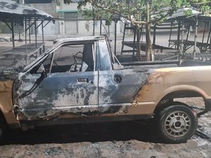 Incêndio em veículo é controlado em Delmiro Gouveia