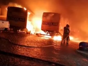 Destruição: Incêndio atinge veículos da Prefeitura de Bom Conselho, em PE