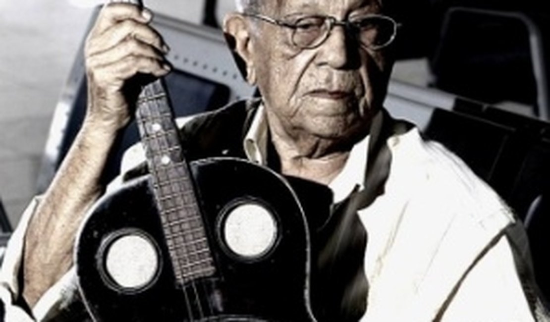 Autor do tema de 'Os Trapalhões', músico Zé Menezes morre aos 92 anos