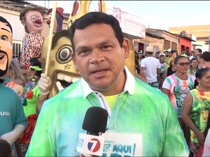 [Vídeo] Bloco o Batatão faz a alegria dos foliões de Feira Grande