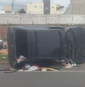 [Vídeo] Motorista capota carro às margens da rodovia AL-110 em Arapiraca