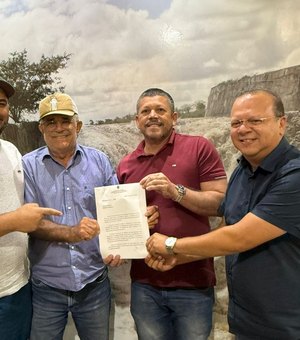 Prefeito de Igaci encaminha projeto de reajuste de 6% aos servidores da Educação