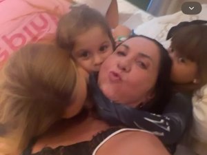 Mãe de Virginia recebe visita dos netos no hospital após acidente