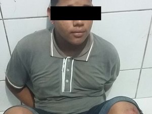 Adolescente de 15 anos é espancado por moradores após roubar celular