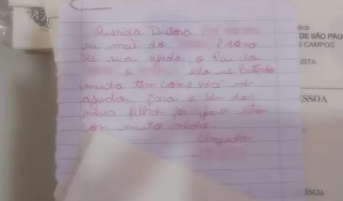 Mãe é resgatada após enviar bilhete pedindo socorro na mochila do filho