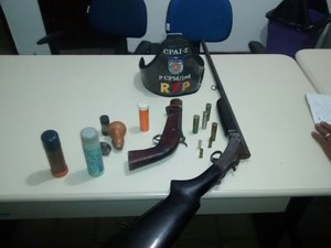 Esposa agredida aciona a PM e entrega armas