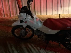 Polícia diz que moto usada em ataque que deixou mulher morta era roubada