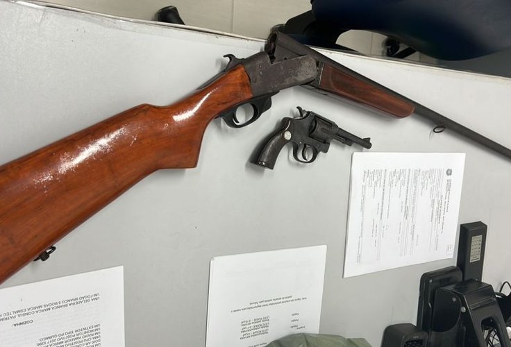 Polícia Federal apreende armas na casa de homem no Centro de Mata Grande