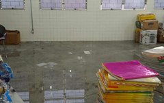 Salas de aula ficaram inundadas 