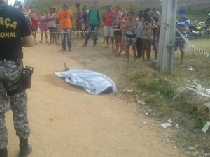 Jovem é assassinado no bairro Canafístula
