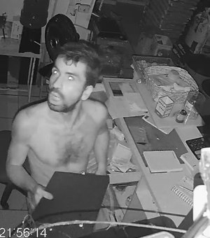 Câmeras flagram homem furtando estabelecimento em Marechal Deodoro