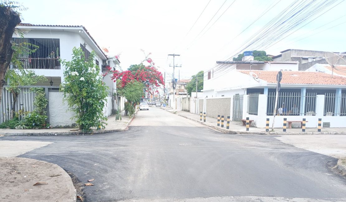 Obra emergencial em rede de esgoto é finalizada em travessa no bairro da Jatiúca
