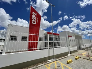 Mulher pede socorro por bilhete e é resgatada de cárcere em Penedo