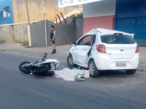 Motociclista morre após colidir com um carro na parte alta de Maceió