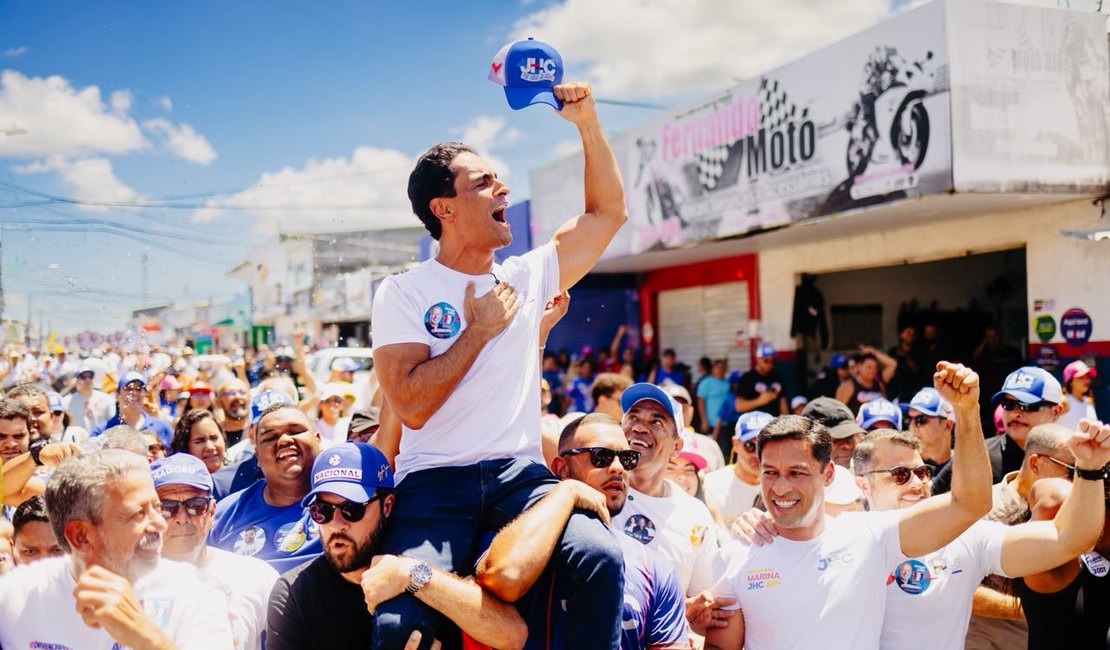 JHC encerra campanha com caminhada pelas ruas do Benedito Bentes