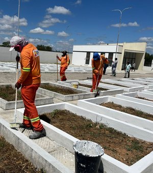 Prefeitura de Santana do Ipanema realiza manutenção dos cemitérios públicos