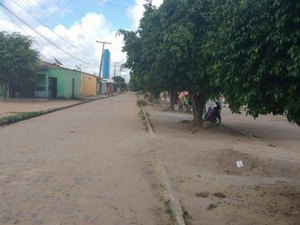 Homem é assassinado na calçada de casa em Arapiraca