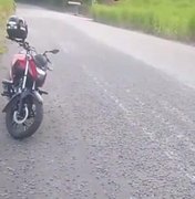 [Vídeo] Britas espalhadas na pista causam perigo na rodovia AL-105